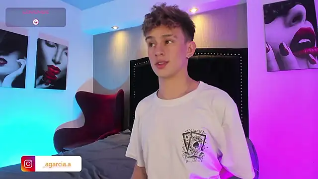 Snapshot of LiamWildx20 chatting on March 19, 2026, 4:05 am LiamWildx20 online show from March 19, 2026, 4:05 am