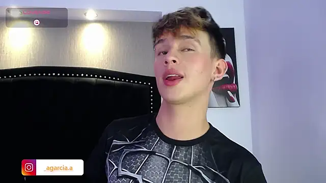 Snapshot of LiamWildx20 chatting on March 20, 2026, 11:20 pm LiamWildx20 online show from March 20, 2026, 11:20 pm