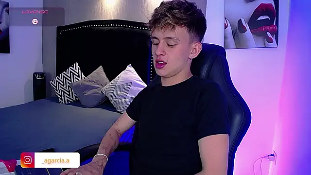 Snapshot of LiamWildx20 chatting on March 29, 2026, 4:45 am LiamWildx20 online show from March 29, 2026, 4:45 am