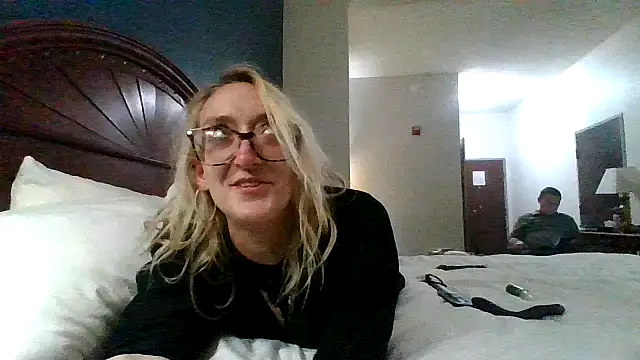 Kittaekatt online show from February 12, 2026, 10:54 am