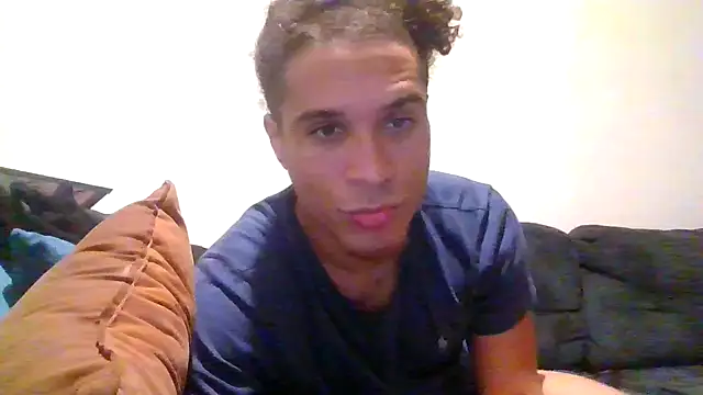 Snapshot of shurthingx chatting on May 10, 2026, 7:35 am shurthingx online show from May 10, 2026, 7:35 am