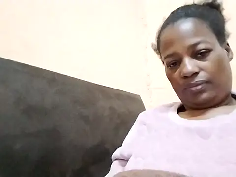sexylira online show from June 18, 2026, 2:21 pm