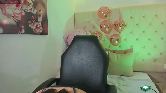 abby roux online show from November 12, 2025, 3:40 am