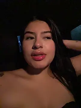 andrea gomes  online show from April 5, 2026, 11:57 pm