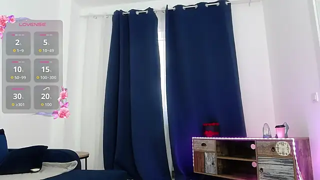 TerresaDiamond online show from November 24, 2025, 6:57 am