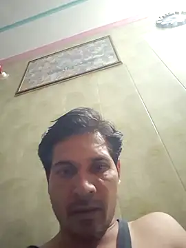 johnny8731 online show from June 25, 2026, 5:39 pm