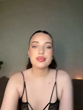 Snapshot of Ariana_Sanderss chatting on December 14, 2025, 9:47 am Ariana Sanderss online show from December 14, 2025, 9:47 am