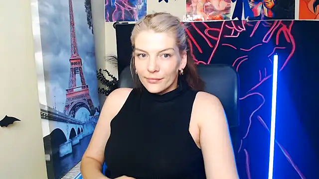 VanessaRey  online show from May 27, 2026, 2:41 am