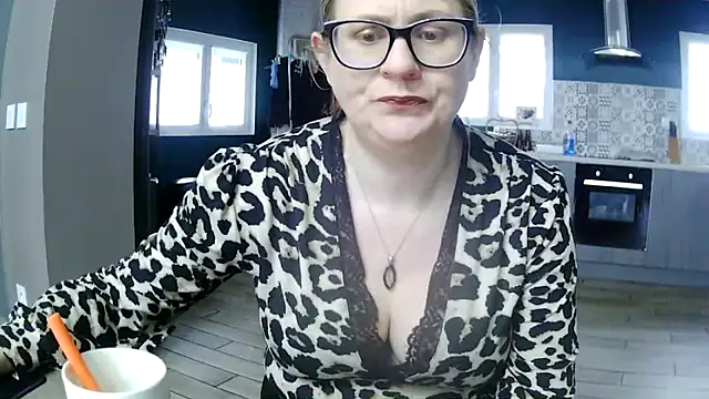 lady gloria69 online show from February 13, 2026, 8:43 am