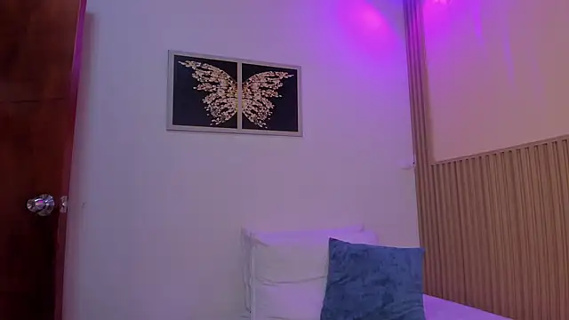 sharonscoth online show from July 14, 2026, 7:52 pm