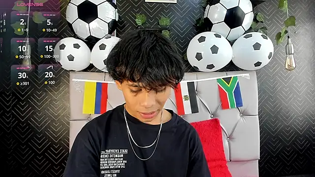 Snapshot of Ethan_Westt chatting on July 8, 2026, 7:40 pm Ethan Westt online show from July 8, 2026, 7:40 pm