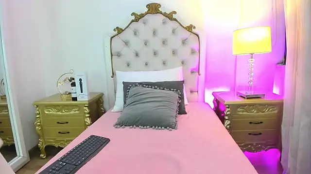 Snapshot of debora_scoot chatting on February 13, 2026, 2:51 am debora scoot online show from February 13, 2026, 2:51 am