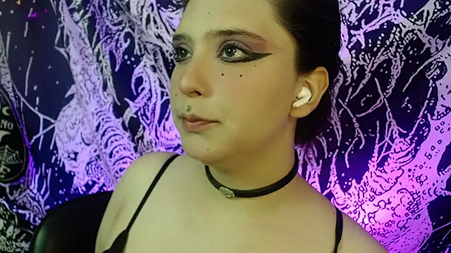 mikaskullcs online show from July 12, 2026, 8:33 pm