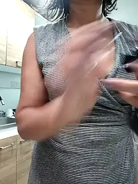 Amadamilf1980 online show from March 24, 2026, 2:33 pm