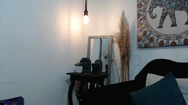 GagingZhara online show from October 10, 2025, 12:15 pm