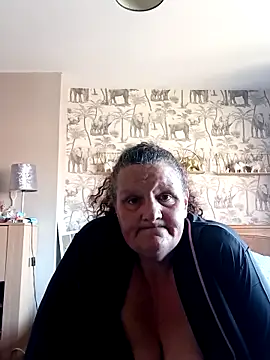 MissQueenBeex online show from March 20, 2025, 12:00 pm