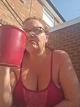 MissQueenBeex online show from June 25, 2026, 8:08 am