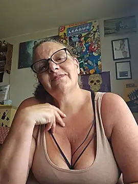 MissQueenBeex online show from July 30, 2026, 7:18 am
