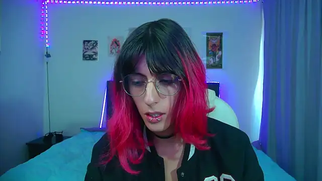 Snapshot of goth_minerva chatting on April 1, 2026, 1:52 pm goth minerva online show from April 1, 2026, 1:52 pm