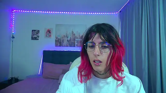 Snapshot of goth_minerva chatting on April 2, 2026, 1:20 pm goth minerva online show from April 2, 2026, 1:20 pm