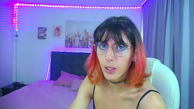 Snapshot of goth_minerva chatting on April 15, 2026, 2:02 pm goth minerva online show from April 15, 2026, 2:02 pm