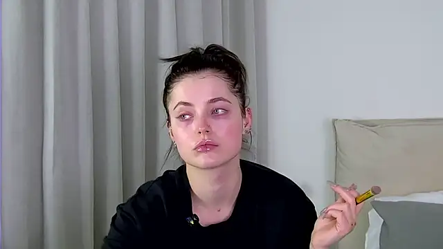 AshleyD  online show from February 13, 2026, 3:13 am