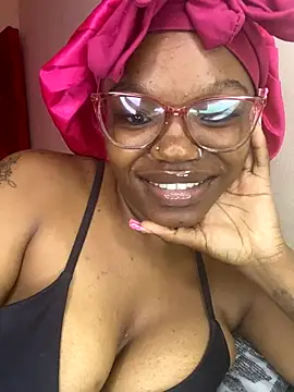 YummyMelanin117 online show from November 20, 2025, 10:15 am