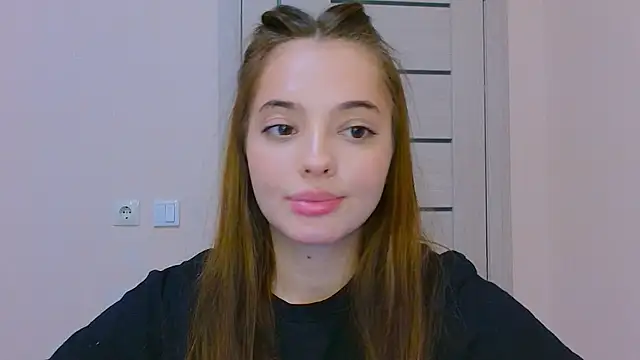 MelanieAlves online show from September 16, 2025, 5:14 pm