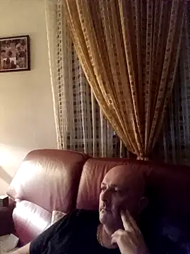 Alexis Bull online show from September 15, 2025, 10:21 pm