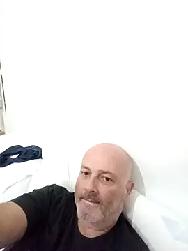 Alexis Bull online show from October 11, 2025, 8:13 am