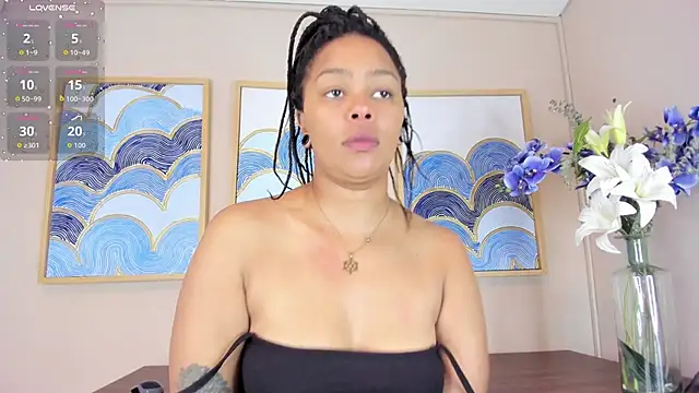 andrea xoe  online show from November 19, 2025, 1:11 pm