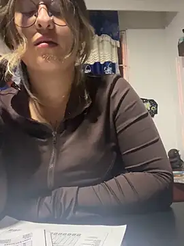 Snapshot of emma__bell_ chatting on April 5, 2026, 6:10 am emma bell online show from April 5, 2026, 6:10 am