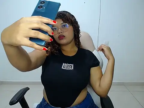 natalietits1 online show from December 18, 2025, 4:29 am