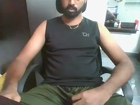 lovelyakash69 online show from February 3, 2026, 8:08 am