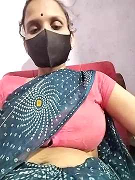 Snapshot of Soniy-Maax chatting on September 26, 2025, 5:06 pm Soniy-Maax online show from September 26, 2025, 5:06 pm