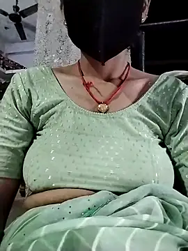 Snapshot of Soniy-Maax chatting on October 6, 2025, 8:34 am Soniy-Maax online show from October 6, 2025, 8:34 am