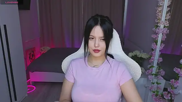 Snapshot of Betty__Davvis chatting on October 6, 2025, 1:52 pm Betty  Davvis online show from October 6, 2025, 1:52 pm