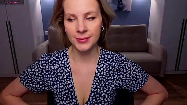 MelanieBennett online show from April 19, 2026, 6:02 am