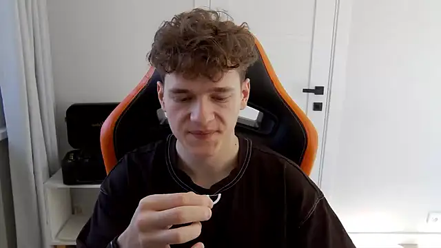 DanyDavis online show from March 24, 2026, 8:19 am