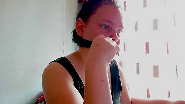 Snapshot of SweetPiggyx chatting on August 4, 2026, 11:13 am SweetPiggyx online show from August 4, 2026, 11:13 am