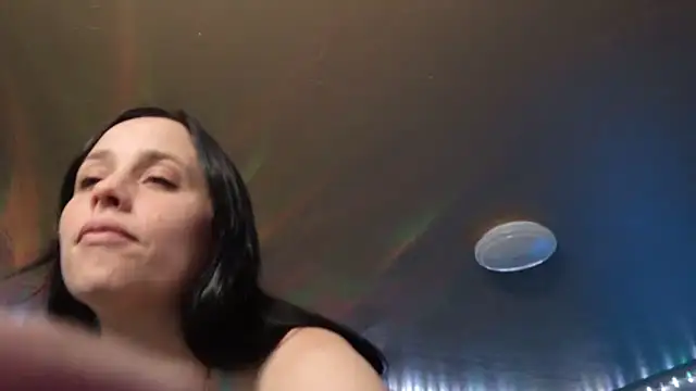 Snapshot of mavismable chatting on December 2, 2025, 4:07 am mavismable online show from December 2, 2025, 4:07 am