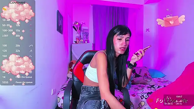 SkylerBennet online show from March 30, 2026, 4:02 am