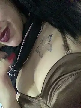 Snapshot of QueenLujaine chatting on August 3, 2026, 11:30 pm QueenLujaine online show from August 3, 2026, 11:30 pm