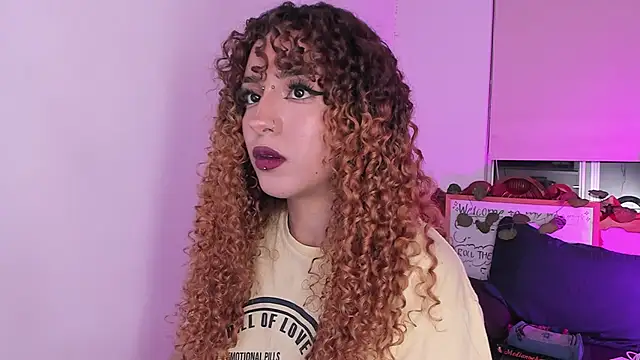 Snapshot of MaryJanelovers chatting on April 7, 2026, 12:44 am MaryJanelovers online show from April 7, 2026, 12:44 am