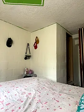 Baby  Otaku online show from October 5, 2025, 6:17 pm