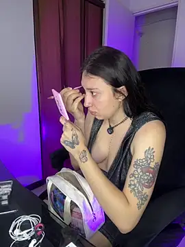 Snapshot of Mia__Gray chatting on April 28, 2026, 5:51 pm Mia Gray online show from April 28, 2026, 5:51 pm