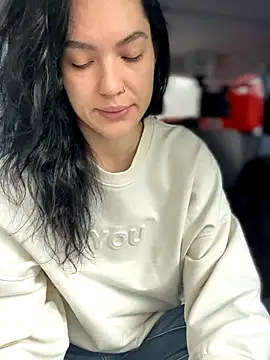 Snapshot of MeekyRich chatting on October 6, 2025, 4:10 am MeekyRich online show from October 6, 2025, 4:10 am