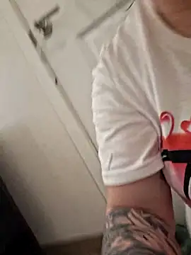 kinkikatie69 online show from April 14, 2026, 8:53 am