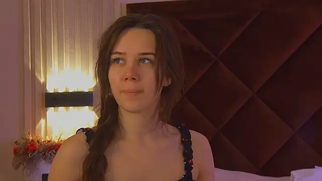 StacyHarland online show from November 8, 2025, 4:23 am