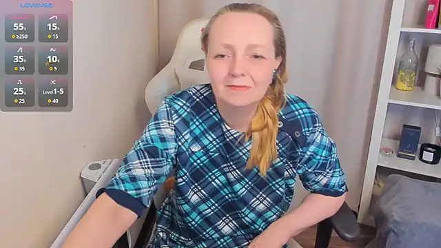 Snapshot of Karen_Villis chatting on May 10, 2026, 10:09 am Karen Villis online show from May 10, 2026, 10:09 am